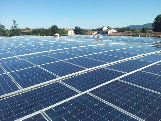 solar panels convert heat energy to
